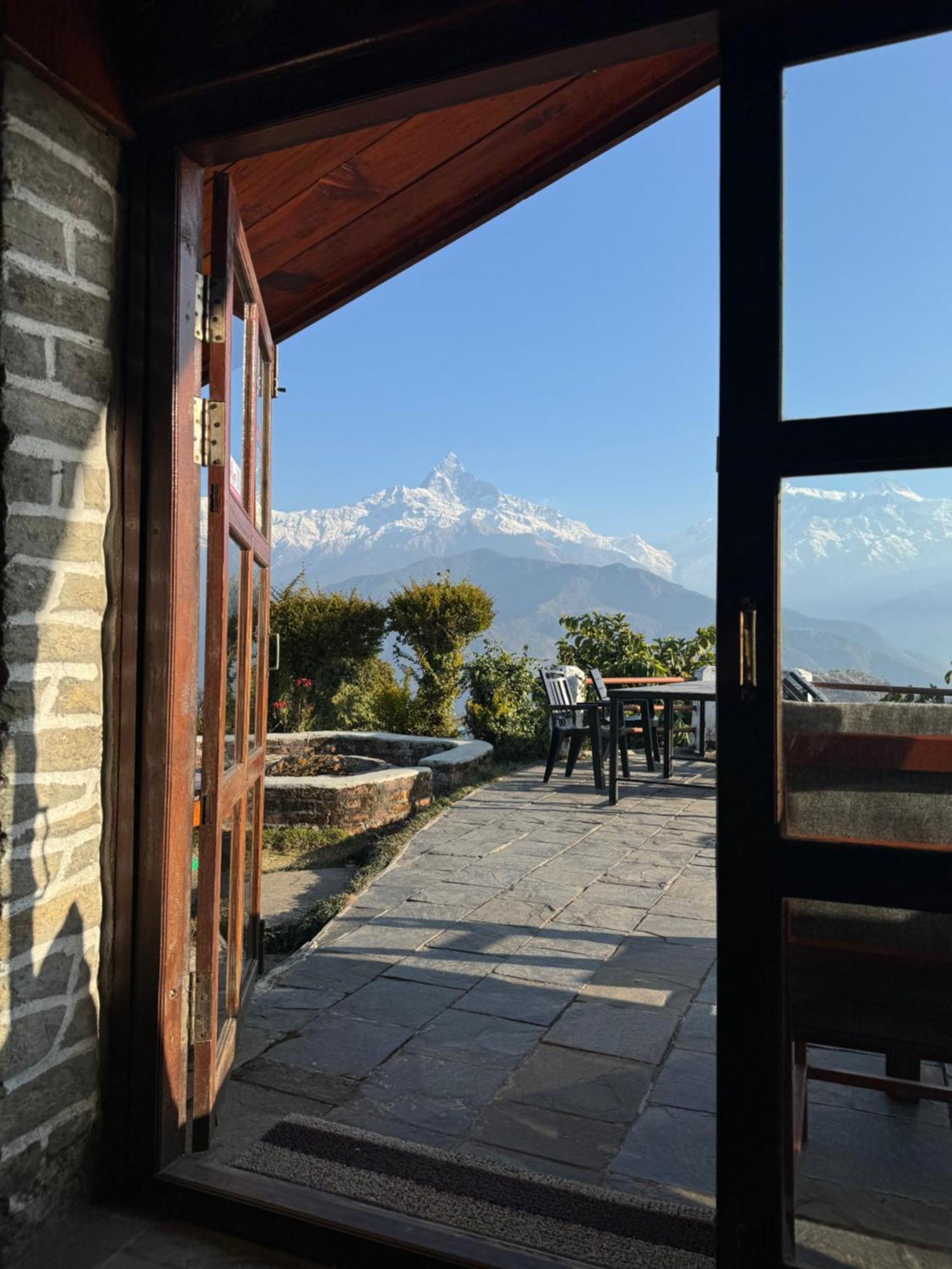 Es Deurali Resort Pokhara Exterior photo