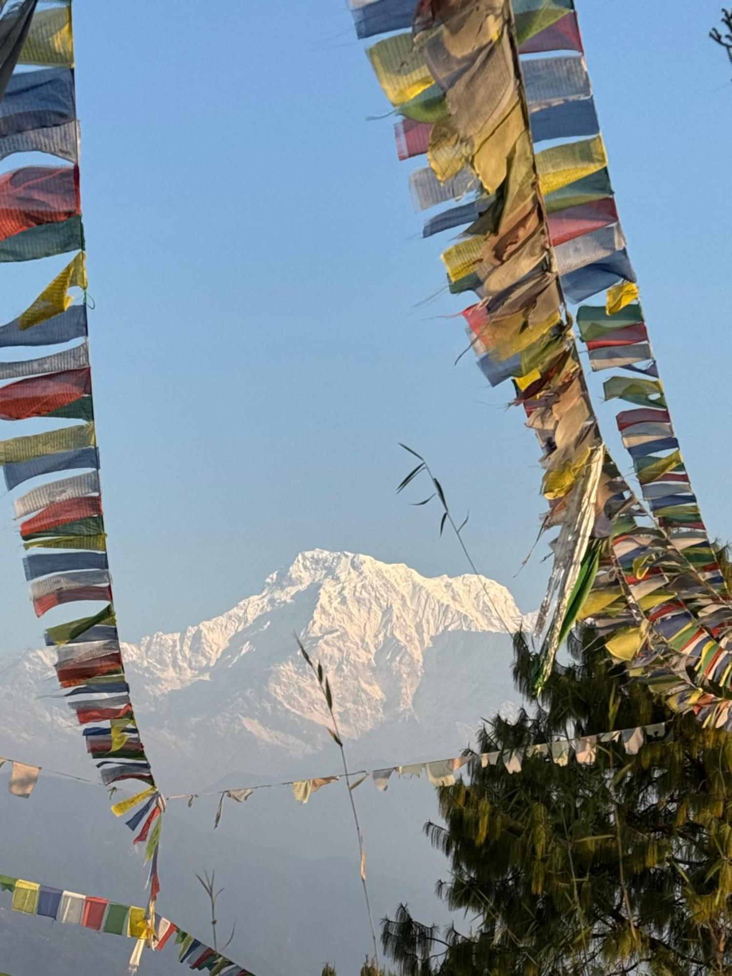 Es Deurali Resort Pokhara Exterior photo
