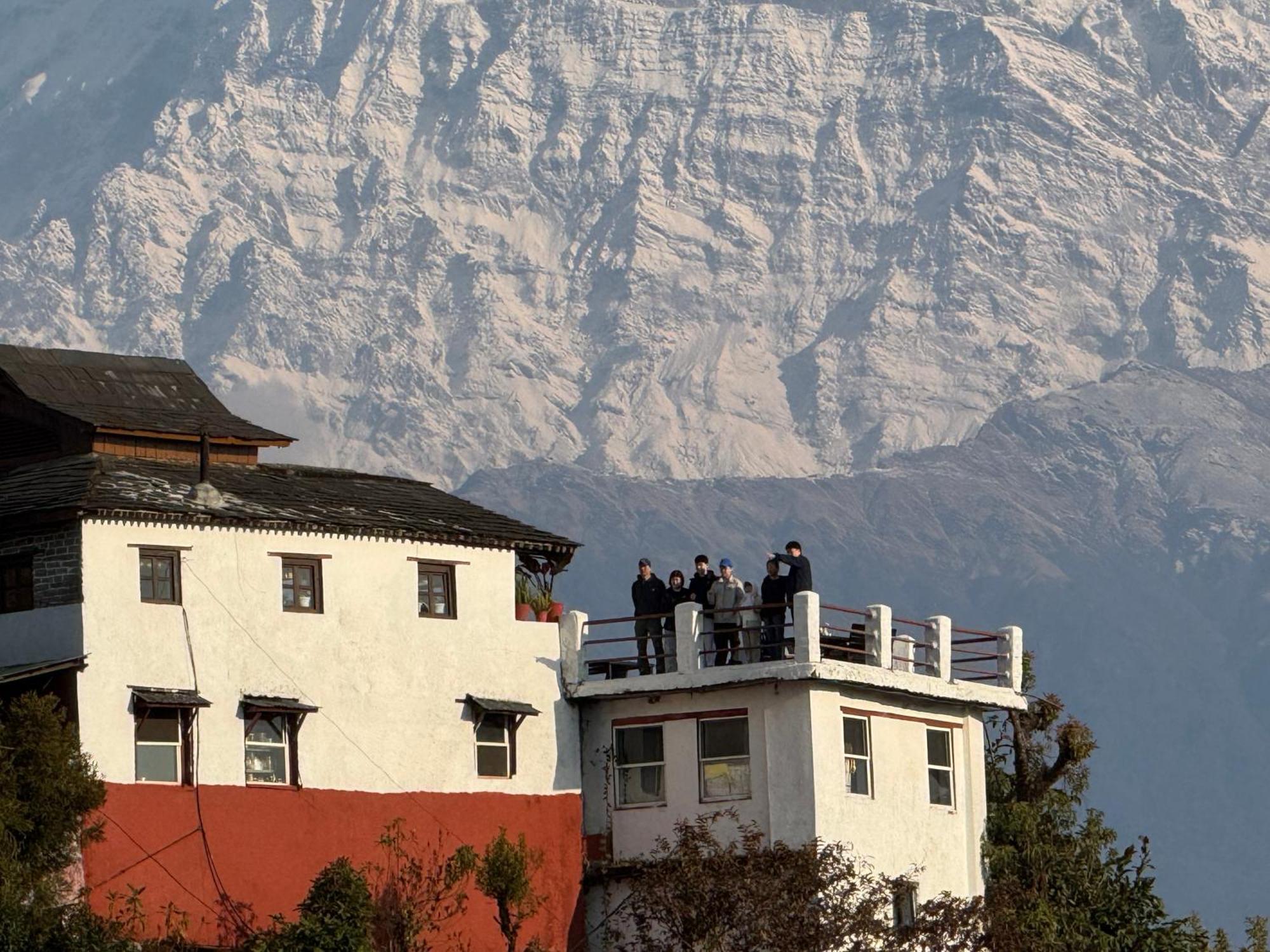 Es Deurali Resort Pokhara Exterior photo